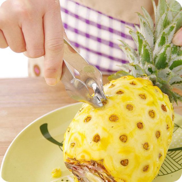 Fresa Huller Fruit Peeler Pi?a Corer Slicer Cutter Cuchillo de cocina de acero inoxidable Gadgets Pineapple Slicer Clips (2 piezas) ZefeiWu 8390614398221