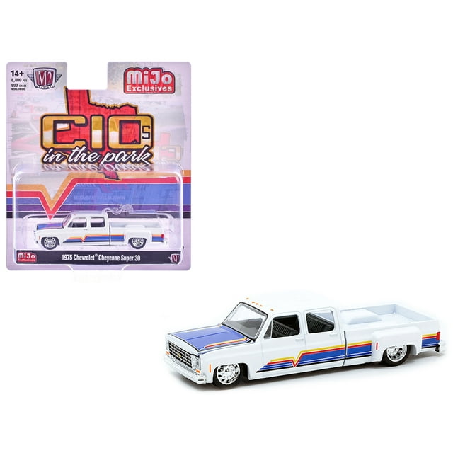 Camion Chevrolet Cheyenne Super 30 Dual Blanc 1975 avec Capot Bleu et Rayures Édition Limitée 1/64 Voiture Modèle Moulée sous Pression par M2 Machines