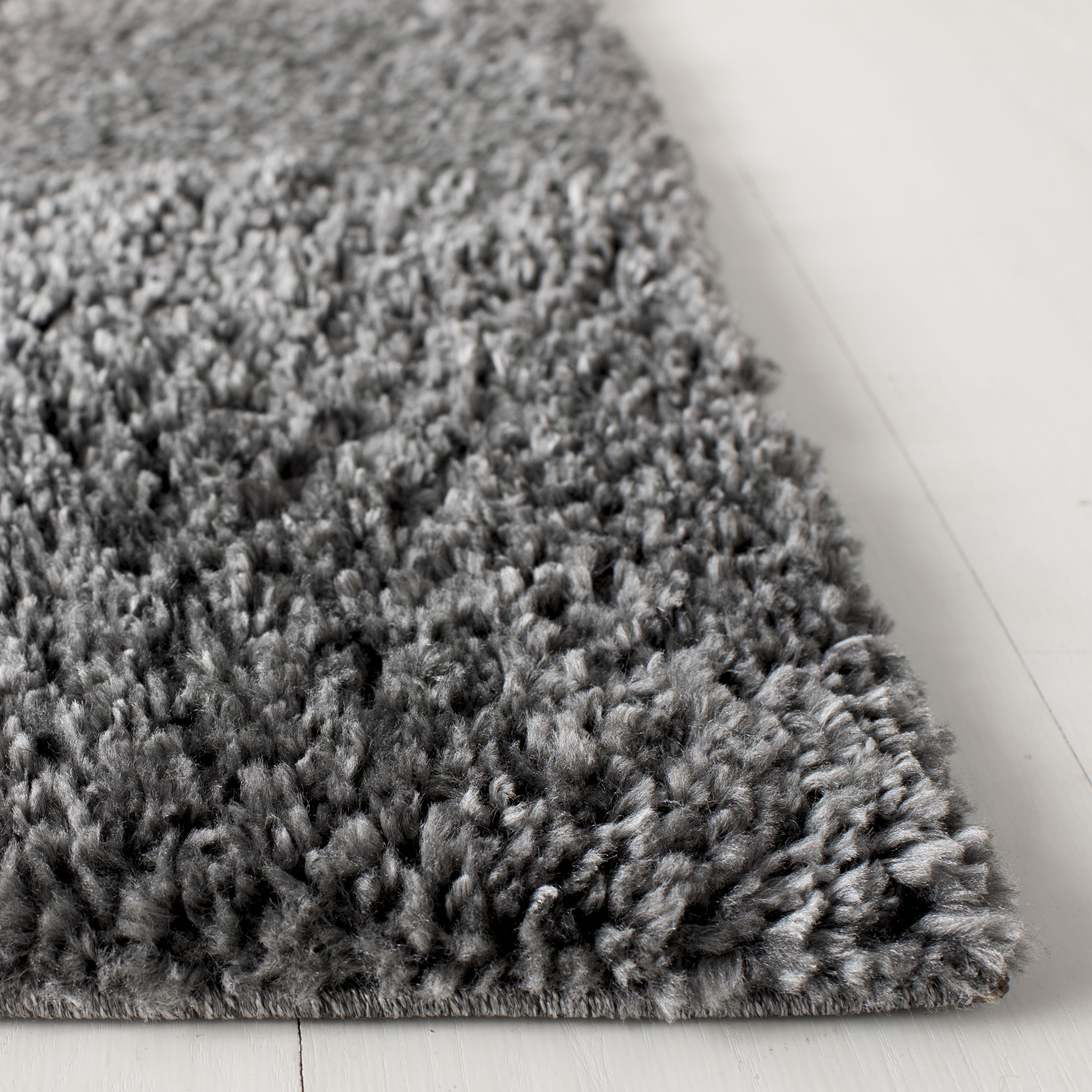 SAFAVIEH August Carlene Solid Plush Shag Area Rug, Grey, 3' x 5' - Modern Design, Grey, Non-Shedding & Easy Cleaning, Ultra Plush Thick Pile, Ideal for Living Room, Bedroom, Entryway
