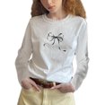 thumbnail image 3 of Camisetas de manga larga con estampado de lazo, cuello redondo, Top corto ajustado, camiseta bonita y dulce de los años 00, camisas para salir Y2k, 3 of 5