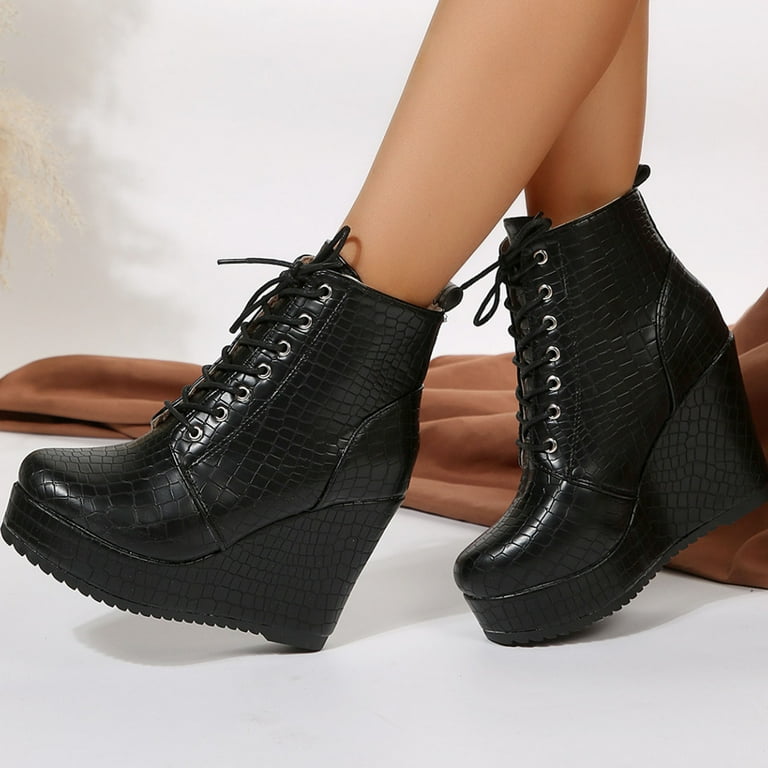Ankle boots with wedge heel 2025
