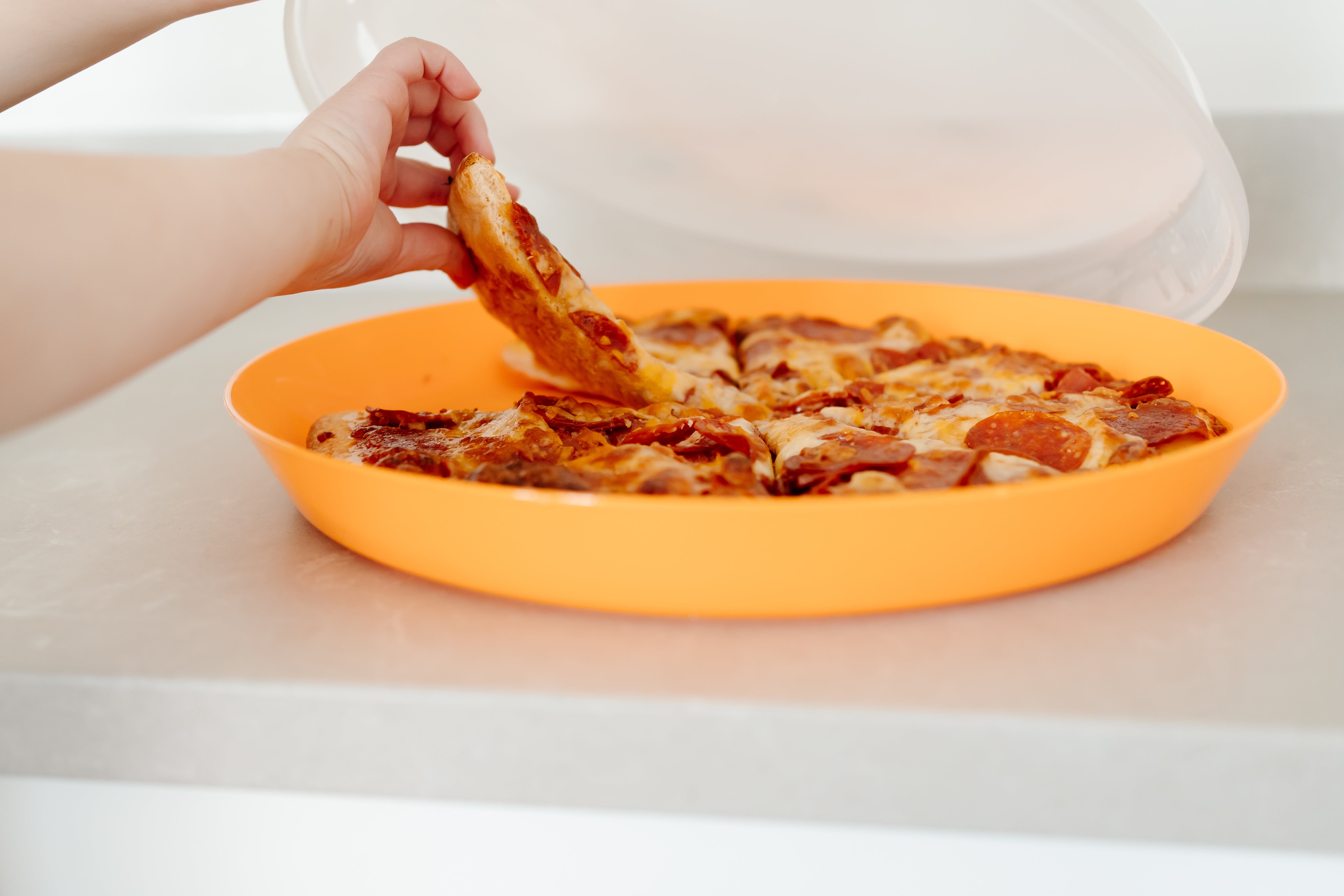 14 inch Round Pizza Keeper (Blue) 