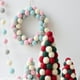 thumbnail image 5 of De Bolas De Fieltro De Lana, Guirnalda De 8 Pies, 25 Bolas, Decoración De Guardería, Decoración De Fiesta De Cumpleaños, Accesorio De Foto De Carnaval Serendint HA045111-02, 5 of 6