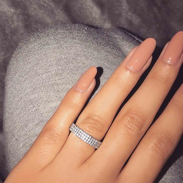Fiudx Anillo de Diamantes, Acero Inoxidable Único con Incrustaciones Brillantes, Elegante Diseño Multifuncional, Perfecto para Cualquier Ocasión, Cumpleaños, Boda, Graduación, Regalo Ideal para Seres