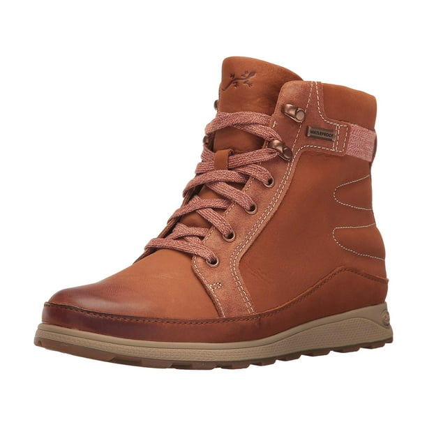 chaco hiking boots