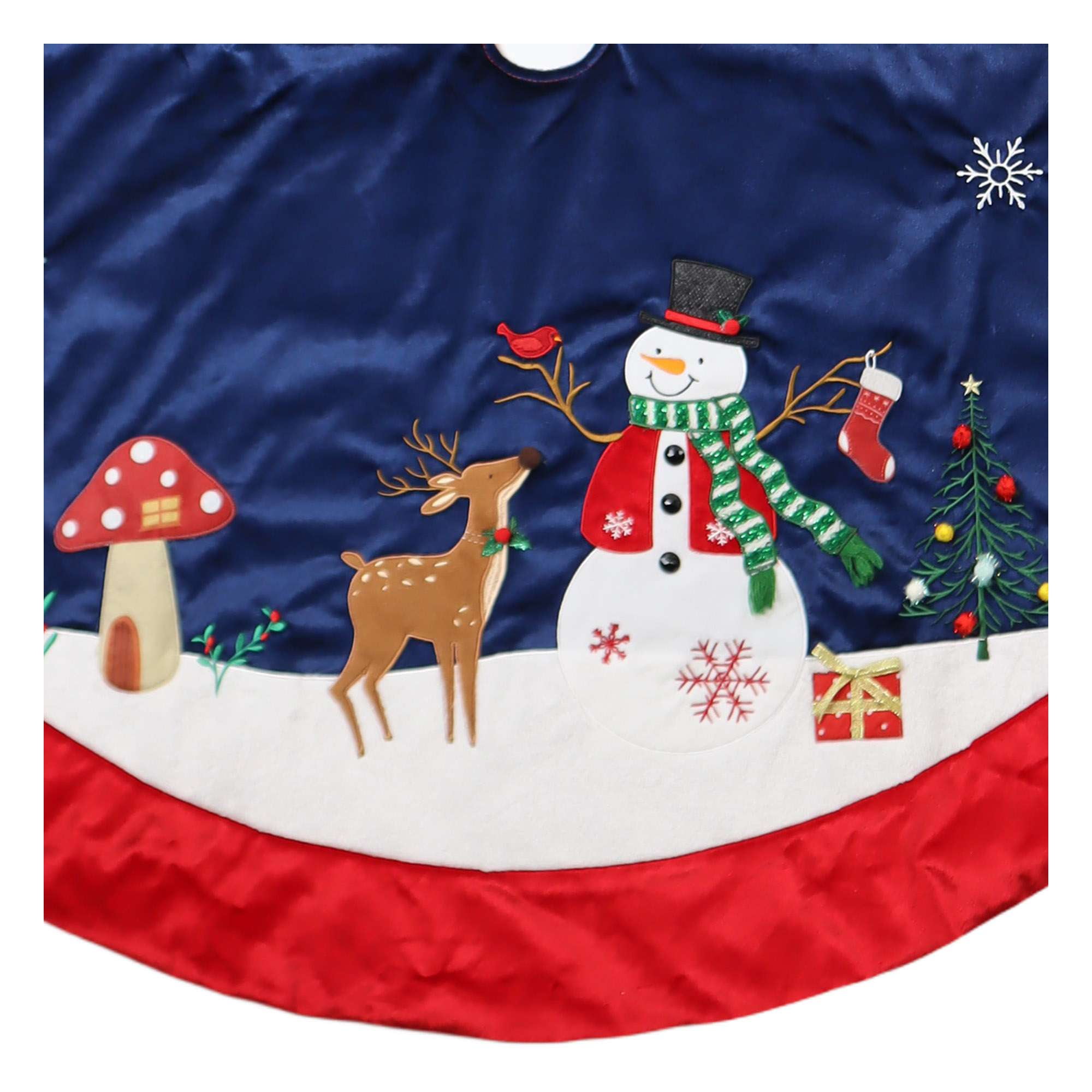 Temps de vacances, Velvet Snowman Tree Jupe, 48 pouces, couleur mulit Jupe d'arbre de Noël de bonhomme de neige, matériau de velours, couleur rouge de garniture, bonhomme de neige porte un chapeau noir et se tient dans le sol de neige entouré de flocons de neige, bas et bird.a renne à côté du bonhomme de neige, il y a fleur et champignons sur le sol de neige.