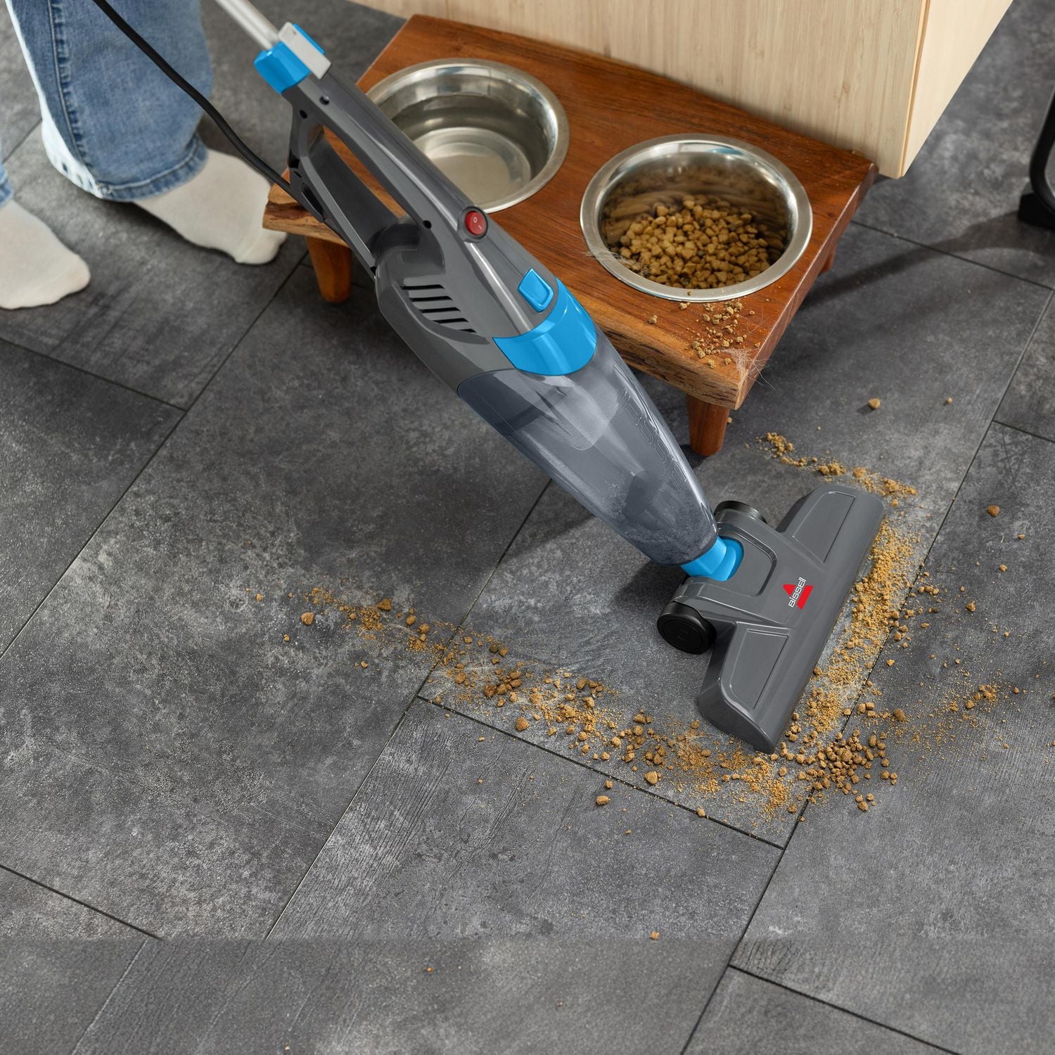 Aspirateur léger 3-en-1 de Bissell® avec manche à dégagement<br>rapide Tout usage