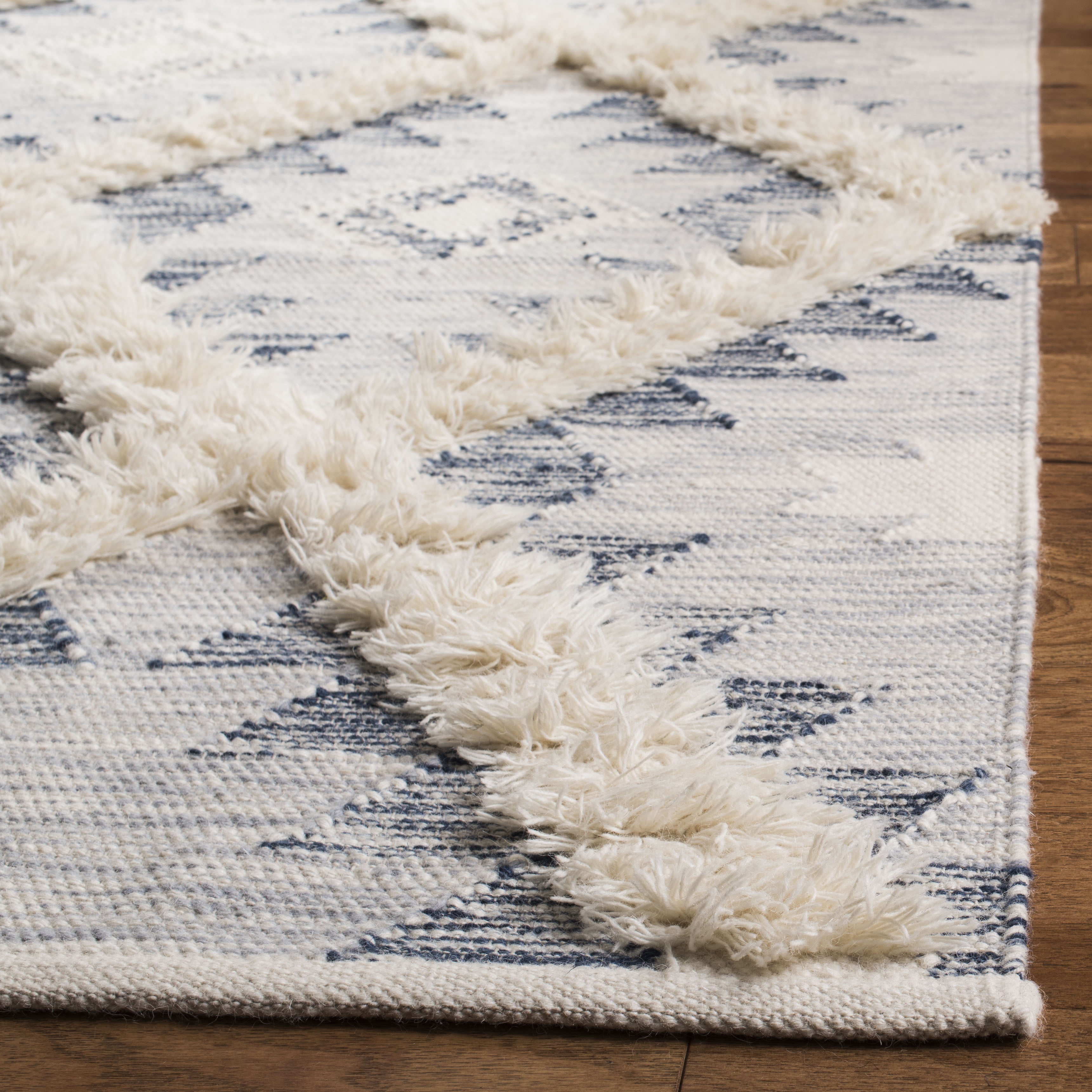 SAFAVIEH Kenya Kensington Geometric Area Rug, Silver/Ivory, 8' x 10'