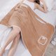 thumbnail image 5 of Toalla de baño de felpa portátil: falda de baño suave y absorbente para mujer, envoltura para secarse las manos libres en casa, para dormir y como pareo de playa., 5 of 6