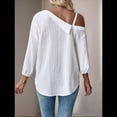 thumbnail image 4 of Blusa Asimétrica con Hombros Descubiertos y Larga Abotonada para Mujer, Color , Talla L, 4 of 6