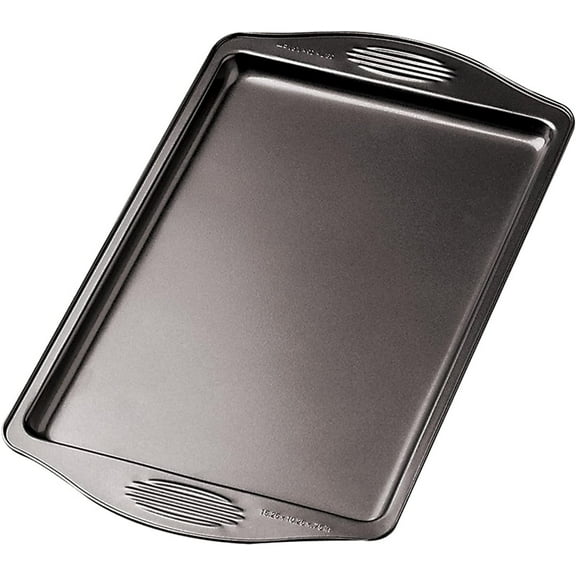 Wilton Excelle Elite 15.25 by 10.25 Inch Medium Cookie Pan