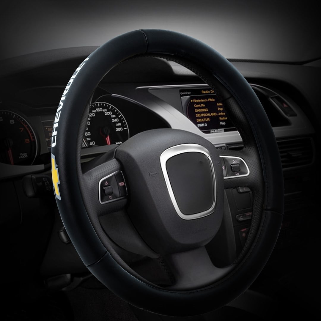 Plasticolor 006742R03 STEERING WHEEL COVER