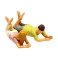 thumbnail image 3 of Resina 1:64 Figura de Pareja Hugo Dioramas Escala S Accesorios de Película Miniatura, 3 of 10