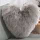 thumbnail image 3 of La almohada con forma de corazón con forma de piel es necesaria para el Día de San Valentín y el Día de la Madre. Almohada con forma de amor., 3 of 5