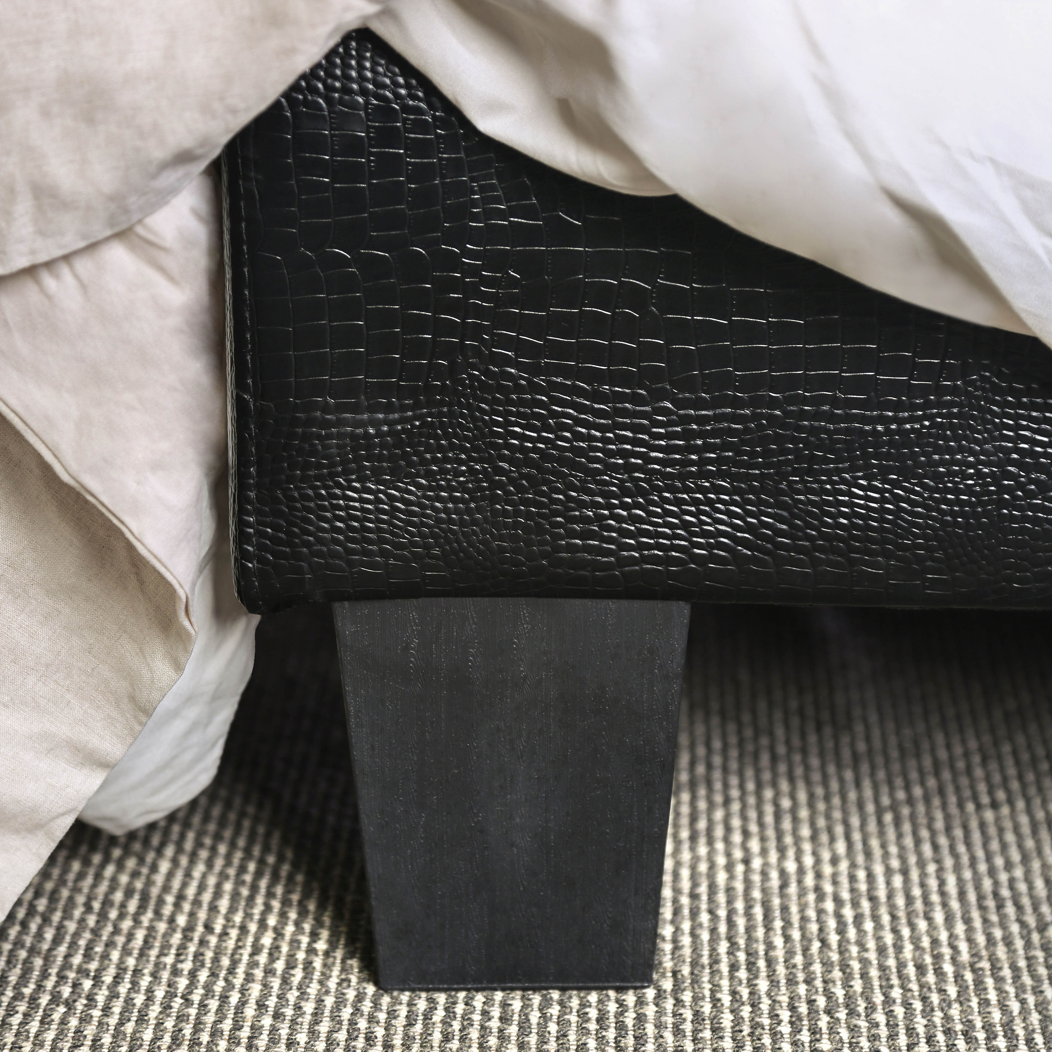 Furniture of America Kaye Wood Platform Bed, Full, Black
