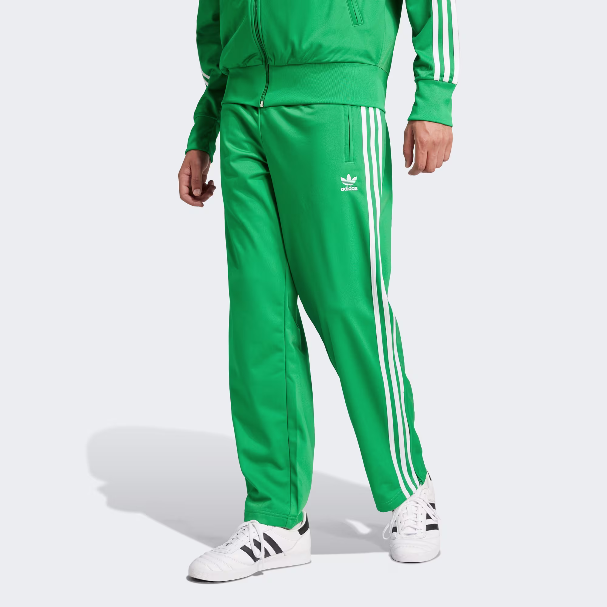 thumbnail image 1 of Pantalón Adidas Adicolor Classics Firebird Hombre Verde Track, 1 of 5
