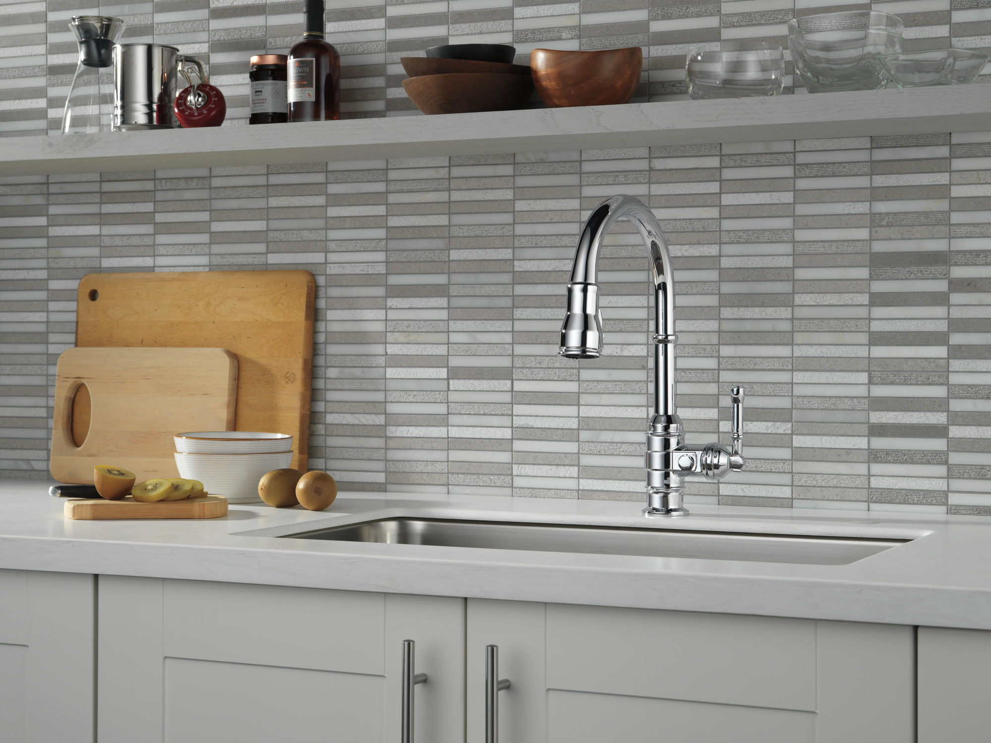 Delta Broderick: Single Handle Pull-Down Kitchen Faucet