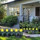 thumbnail image 1 of Valla de jardín de plástico con estacas para césped, macizos de flores y bordes de plantas: valla decorativa para exteriores que define espacios y añade capas visuales., 1 of 6