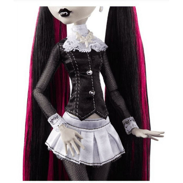 Monster High Doll with Posters, Draculaura in Black and White Reel Drama  Cinema Edition 