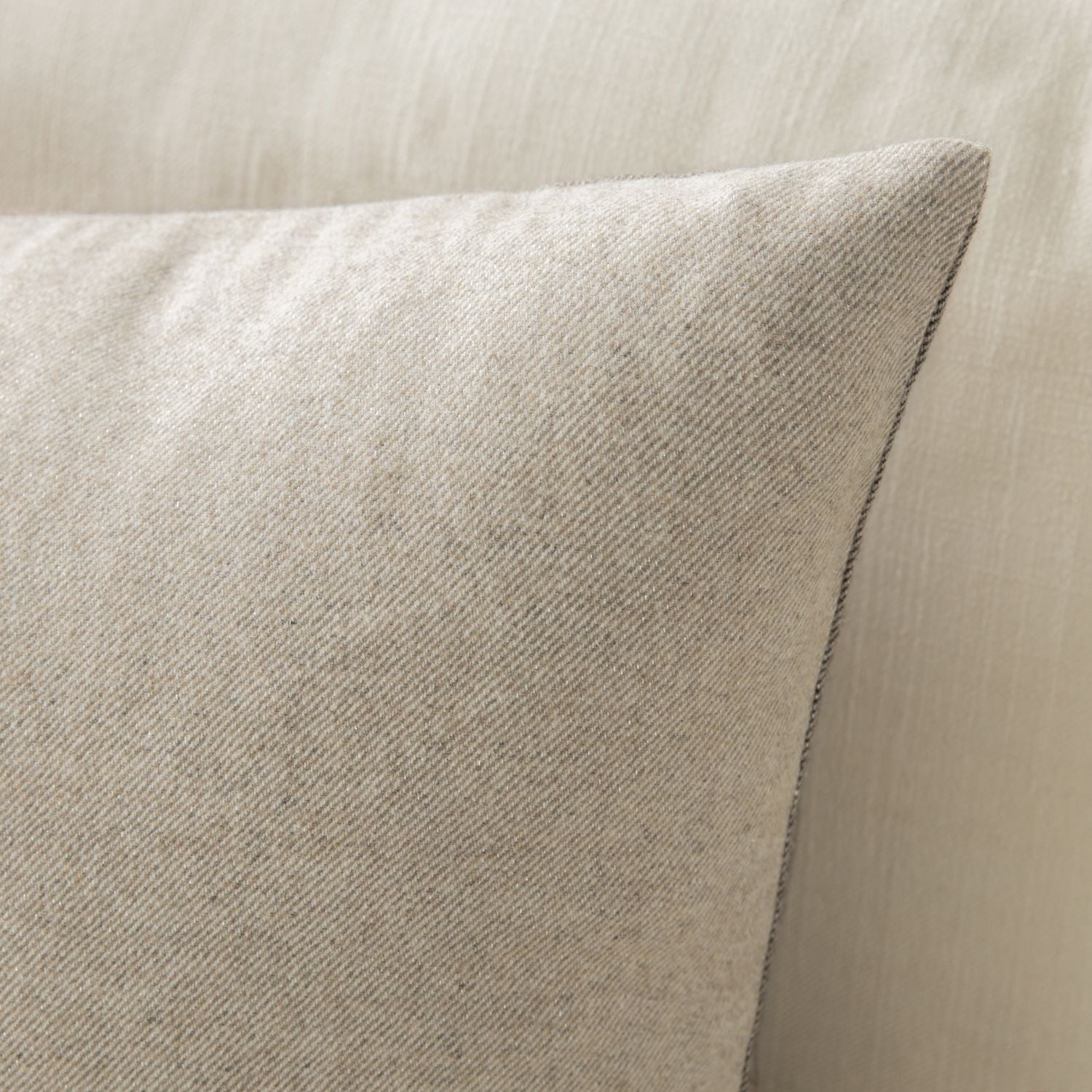 Phantoscope Reversible Woolen Yarn-Dyed Decorative Throw Pillows with Inserts, Light Brown Two-Tone Accent Cushions, 20 x 20 in, 2 Pack