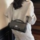 thumbnail image 4 of Bolso de mano de cuero suave de alta gama, moderno y combinable con todo, para mujer, de color liso, sencillo y combinable con todo, 2025, 4 of 5