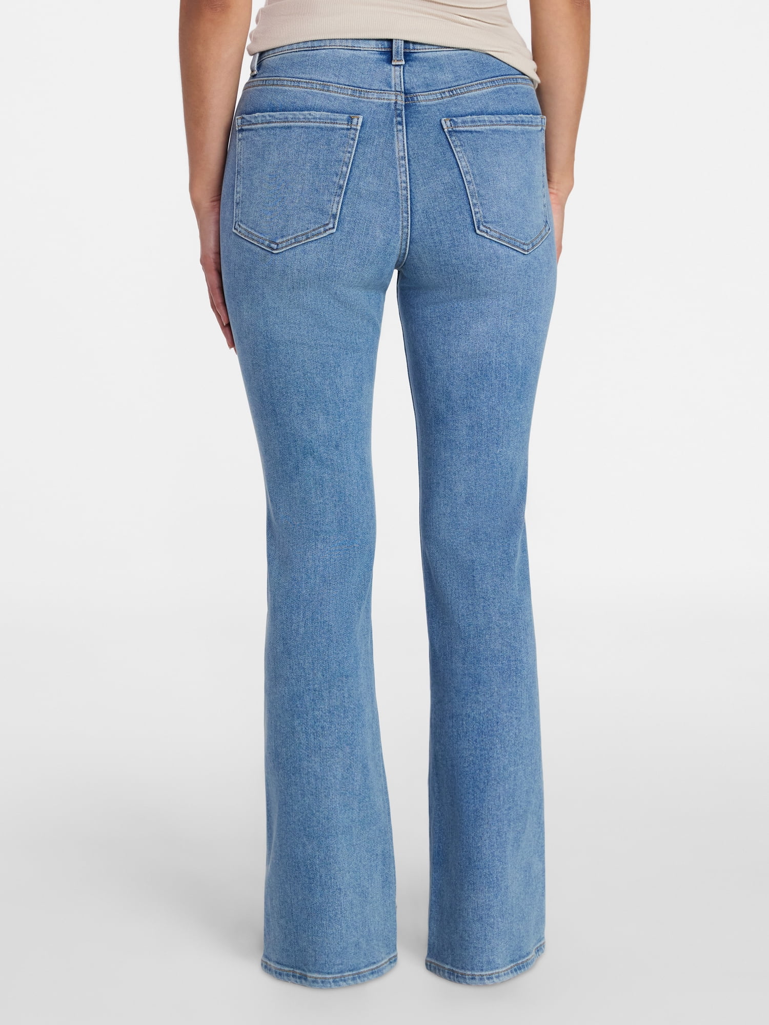 Time and Tru Women's and Women's Plus High Rise Flare Jeans, 31" Inseam Regular, Sizes 0-22