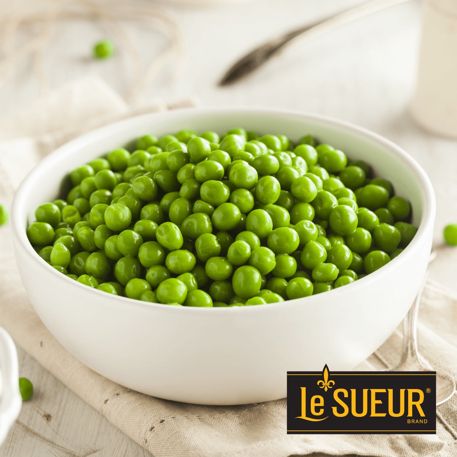 Le Sueur Very Young Small Sweet Peas, 50% Less Sodium, Whole Peas 15 oz Can (Pack of 6)