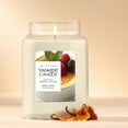 thumbnail image 2 of Bougie parfumée Yankee Candle, Crème brûlée à la vanille, format original grande jarre, 2 of 7