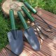 thumbnail image 5 of Juego de 4 herramientas de jardinería resistentes: pala, rastrillo y cultivador. Mangos de goma suave antideslizantes, cómodos para manos grandes o pequeñas. Palas de aleación duraderas, resistentes, 5 of 7