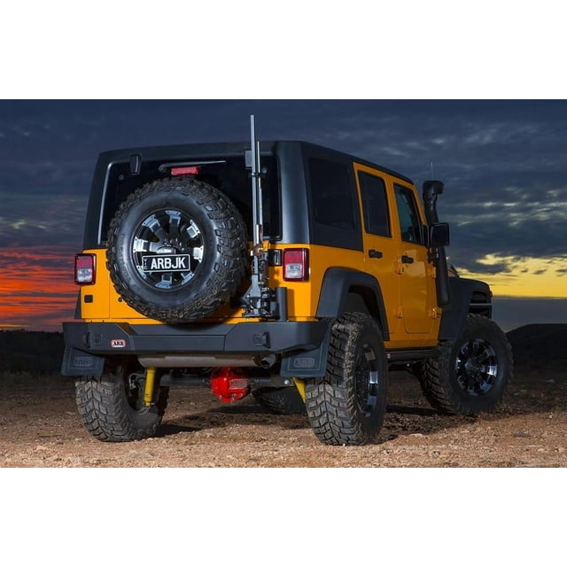 Convient 2007-2018 Jeep Wrangler JK ARB Porte-Pneu de Rechange 5750320 Se Monte sur Hayon avec Plaque de Support de Hayon; Taille de Pneu jusqu'à 37 Pouces; Noir Texturé; Acier; Ajustement Direct