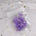 thumbnail image 1 of Joyería para decoración de uñas con flores blancas, resina tridimensional, tamaño de flor de cinco pétalos, mezclada con cuentas de acero doradas y plateadas, 1 of 6