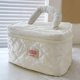 thumbnail image 3 of Bolsa de cosméticos de algodón de plumón de gran capacidad para mujer bolsas de maquillaje para vacaciones (blanco) Ndcxsfigh Para Estrenar, 3 of 5