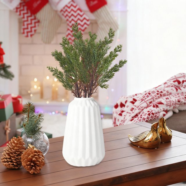 xihome Ramas de pino navideñas con bayas rojas y piñas. Arreglo de follaje artificial para decoracin de mesa navideña.
