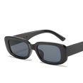 thumbnail image 1 of Estilo Oval gafas de sol de las mujeres Vintage Retro marco redondo blanco hombres gafas de sol mujer negro Hip Hop claro gafas UV400pangjing, 1 of 4