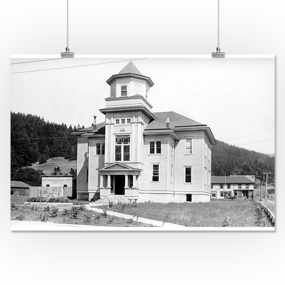 Gold Beach, Oregon View of Court House Photograph (16x24 Giclee Gallery