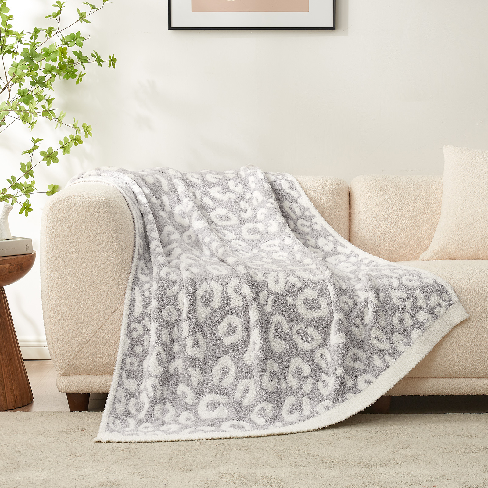 Snuggle Sac Modern Gray Leopard Microfiber Throws, 90" x 90"