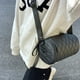 thumbnail image 4 of Bolso bandolera para mujer Bolsos de almohada con cilindro de celosía de diamantes de cuero PU (Negro) Tmvgtek Para Estrenar, 4 of 8