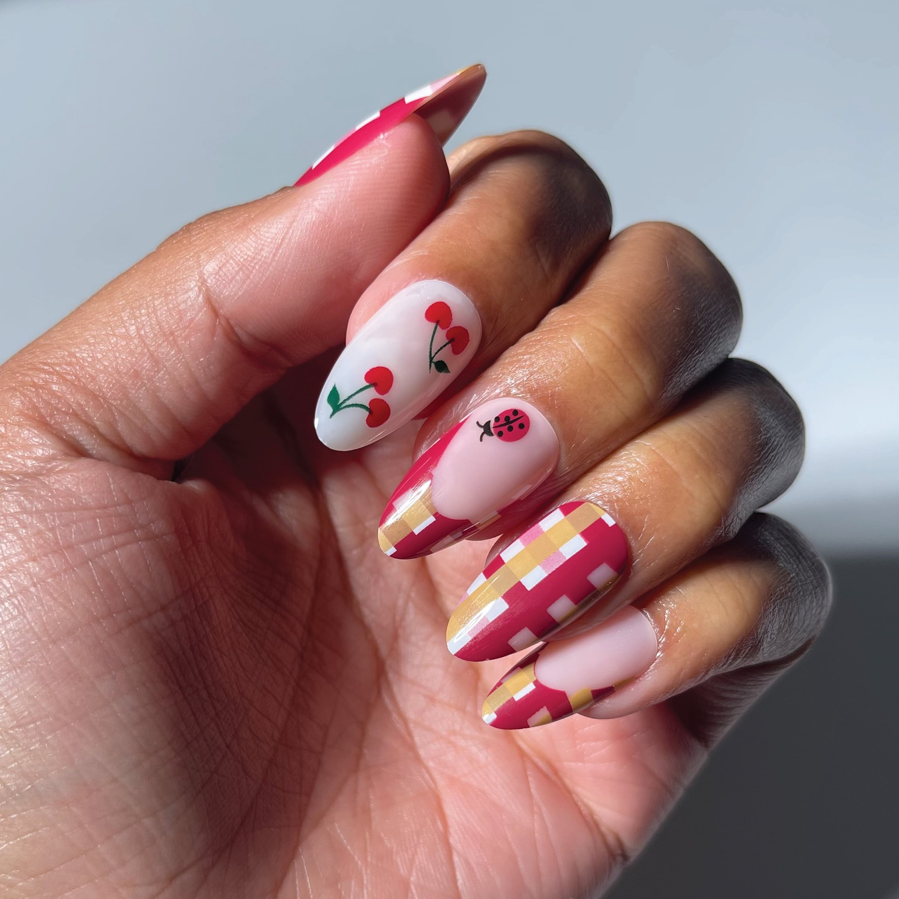 Salon Perfect Artificial Fake Press On Nails, 509 Modern Nostalgia, Gingham, Medium Almond, File, Glue and Prep Pad Included, 30 Nails