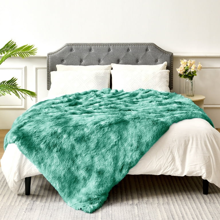 Exclusivo Mezcla Twin Size Faux Fur Bed Blanket, Super Soft Fuzzy and Plush  Reversible Sherpa Fleece Blanket and Warm Blankets for Bed, Sofa, Travel