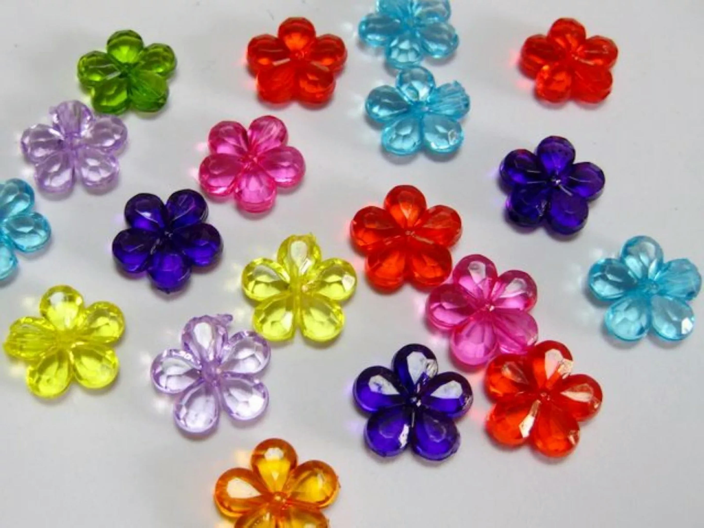 U8MO 500 Mixed Colour Transparent Faceted Acrylic Flower Beads 14mm Craft DIY