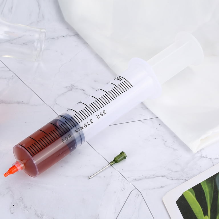 Syringe with needle 3-part syringe with pre-connected hypodermic needle