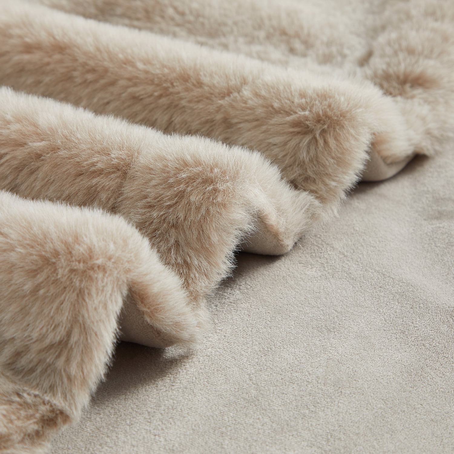 Cozy Haven Luxury Heathered Cationic Faux Fur Oversized Couch Throw Blanket, Beige, 50 x 72 in