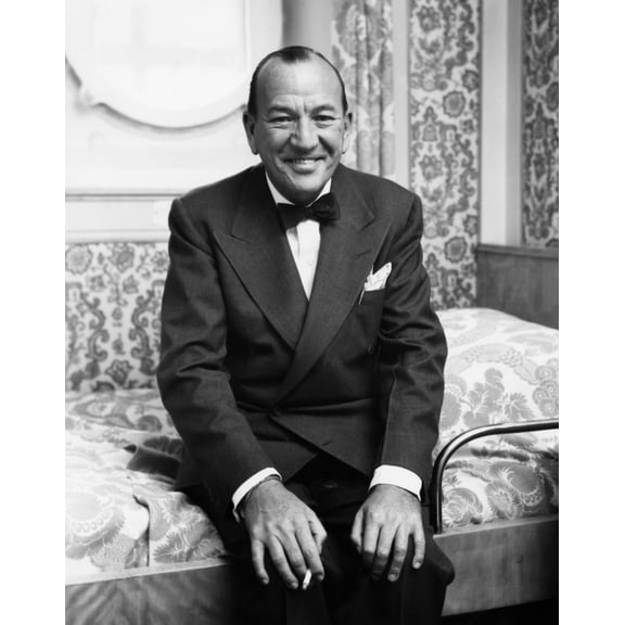 Noel Coward Ca. 1950S Photo Print (16 x 20)