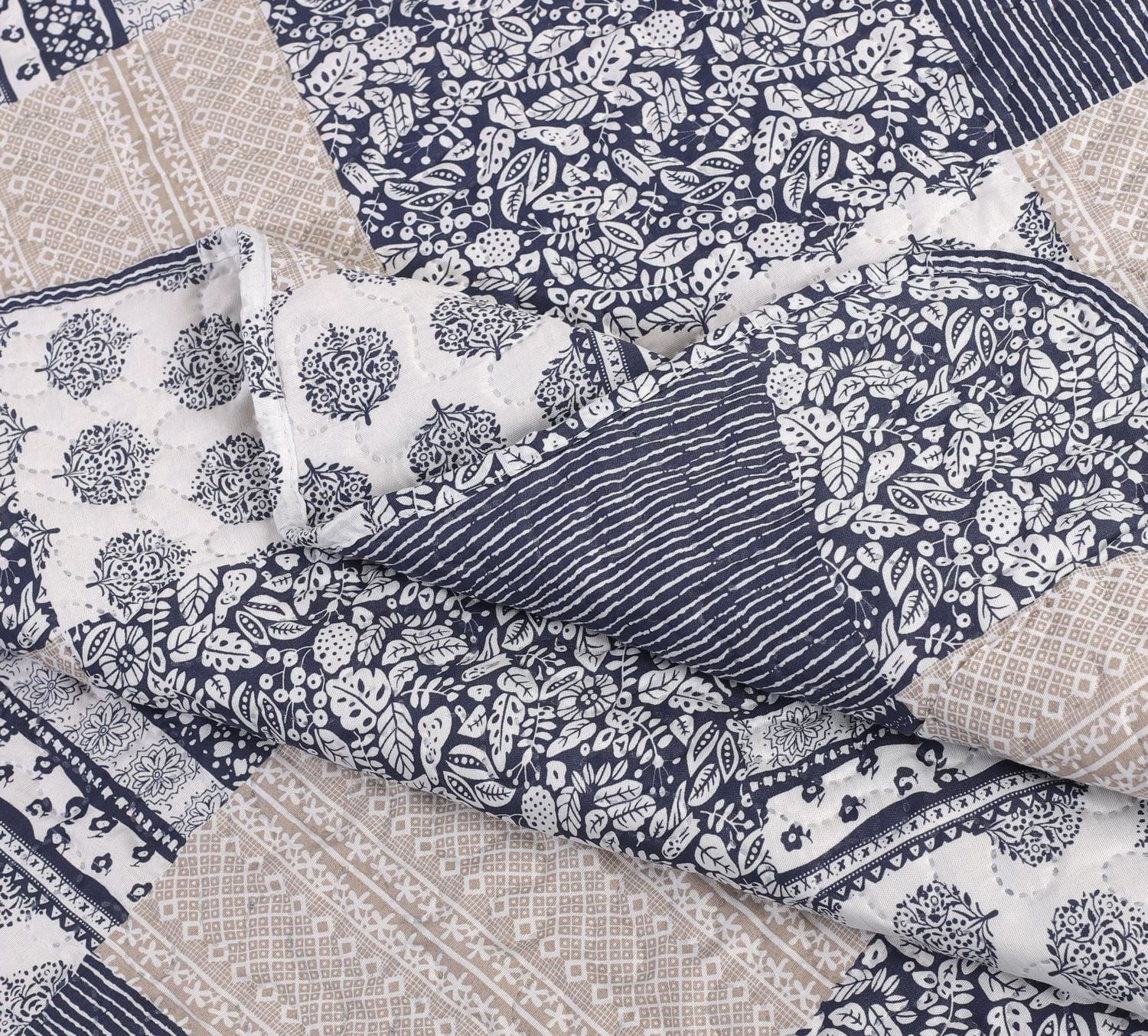 Marina Decoration Parure de lit ultra douce avec couvre-lit en tissu Pinsonic imprimé en relief et taies d'oreiller, motif écossais bleu marine