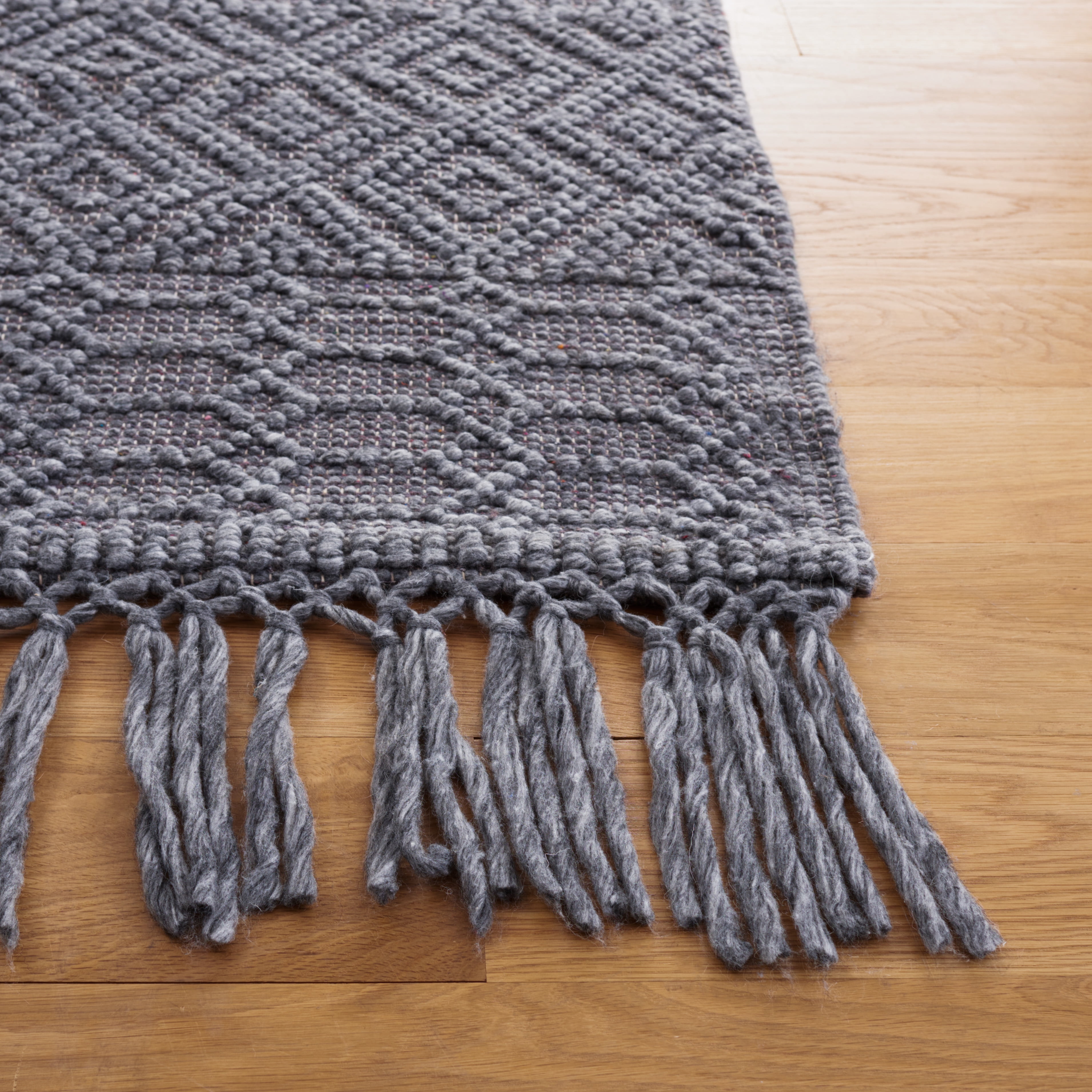 SAFAVIEH Casablanca Braelyn Diamond Area Rug, Dark Grey, 6' x 9'