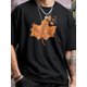 thumbnail image 1 of Camiseta informal con estampado de hoja de arce para hombre: manga corta, algodón, diseño otoñal con vibrantes estampados de hojas naranjas y amarillas, ideal para un estilo urbano con temática natura, 1 of 6