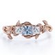 thumbnail image 1 of JeenMata Anillo de Compromiso de Triple Piedra con Aguamarina y Moissanita Creadas en Laboratorio de 1 Quilate con Corte Princesa y Hoja de Parra Chapado en Oro Rosa de 18 K sobre Plata, 1 of 6