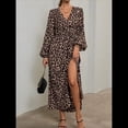 thumbnail image 4 of Vestido Holgado Informal con Escote en V, Corte A, Larga y Abertura Alta para Mujer. Estampado de Leopardo M, 4 of 9