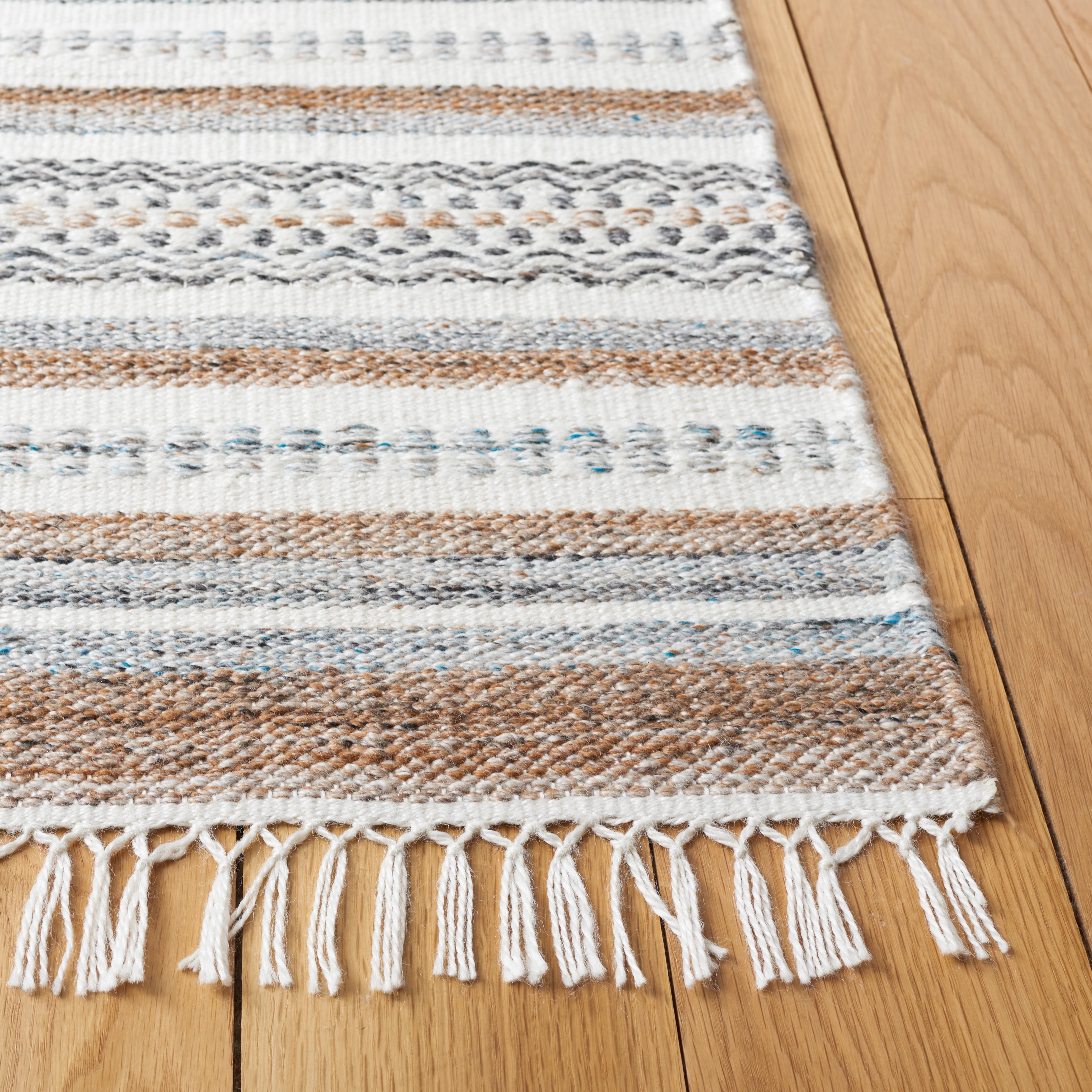 SAFAVIEH Striped Kilim Evren Striped Polyester Area Rug, Grey/Ivory, 6' x 9'