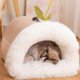 thumbnail image 1 of Cama-caseta semicerrada para perros y gatos con base antideslizante, asa de transporte, acogedora y cómoda, 40 x 30 x 28 cm, 1 unidad, 1 of 7